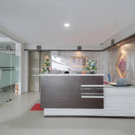 Urbanview Hotel Bari Syariah Palembang By Reddoorz المظهر الخارجي الصورة
