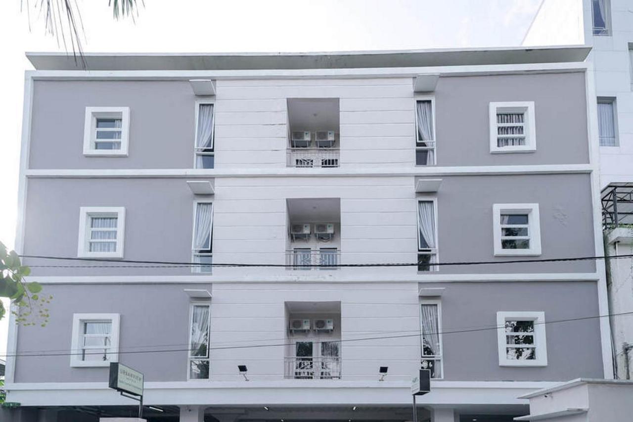 Urbanview Hotel Bari Syariah Palembang By Reddoorz المظهر الخارجي الصورة